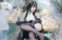 Cosplay：碧蓝航线 镇海 潋滟水色cos @Momoko葵葵