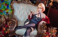 Cosplay：碧蓝航线罗恩礼服cos苍翠的安眠曲 @铁板烧鬼舞w