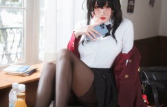 Cosplay：碧蓝航线鹩大凤cos「放学后的甜蜜时光」@瓜希酱